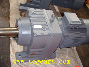 Gear box with feet and motor